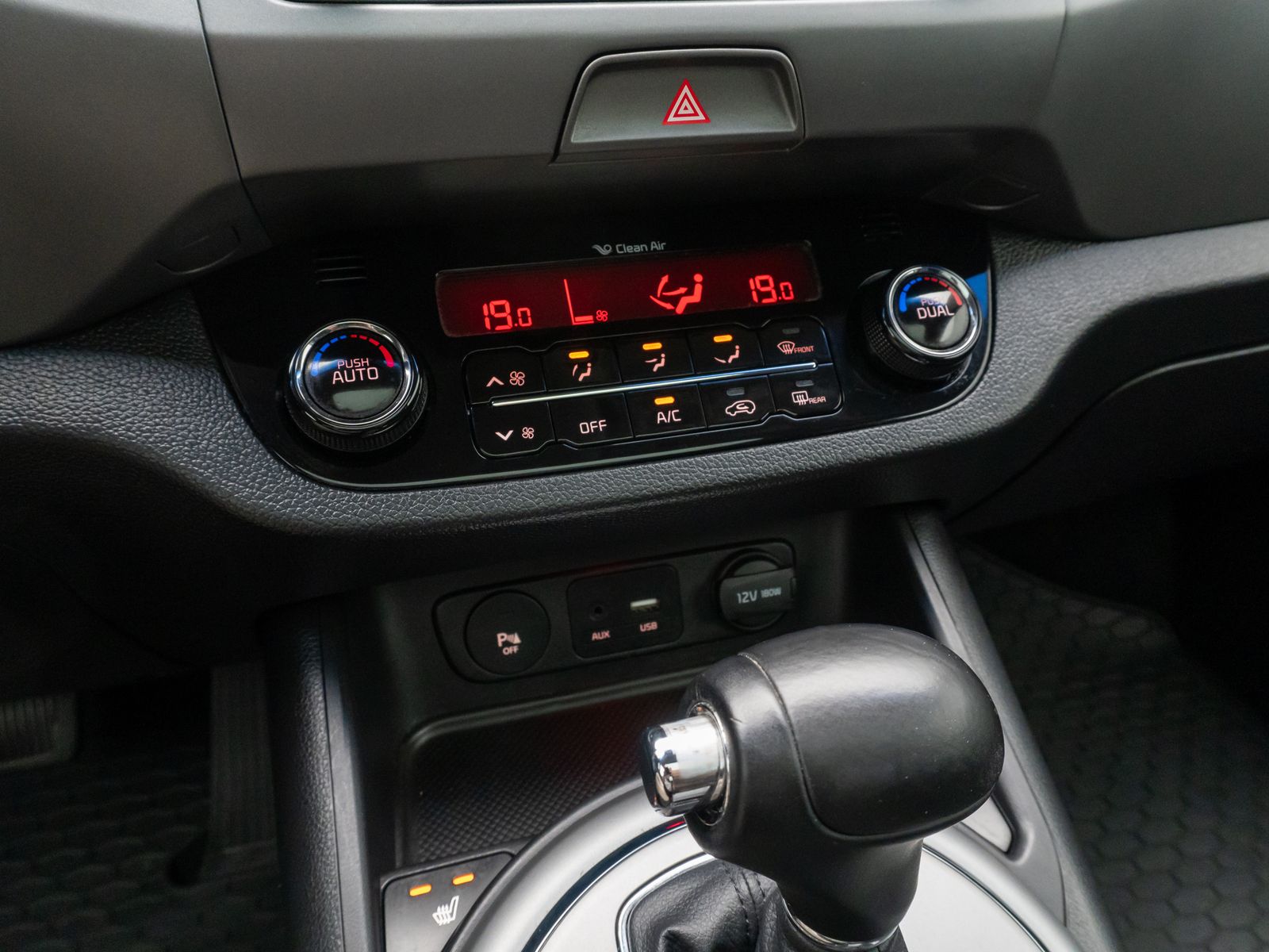 Fahrzeugabbildung Kia Sportage Attract 2WD Kamera FahrAss BremsAss LM