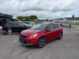 Peugeot 2008 Allure 1.2 E-THP Crossover - Peugeot 2008: Van