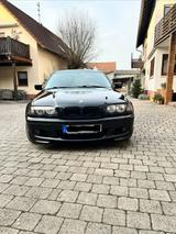 BMW Bmw E46 330i - BMW 330 Limousine E46 330i mit Benzin-Antrieb