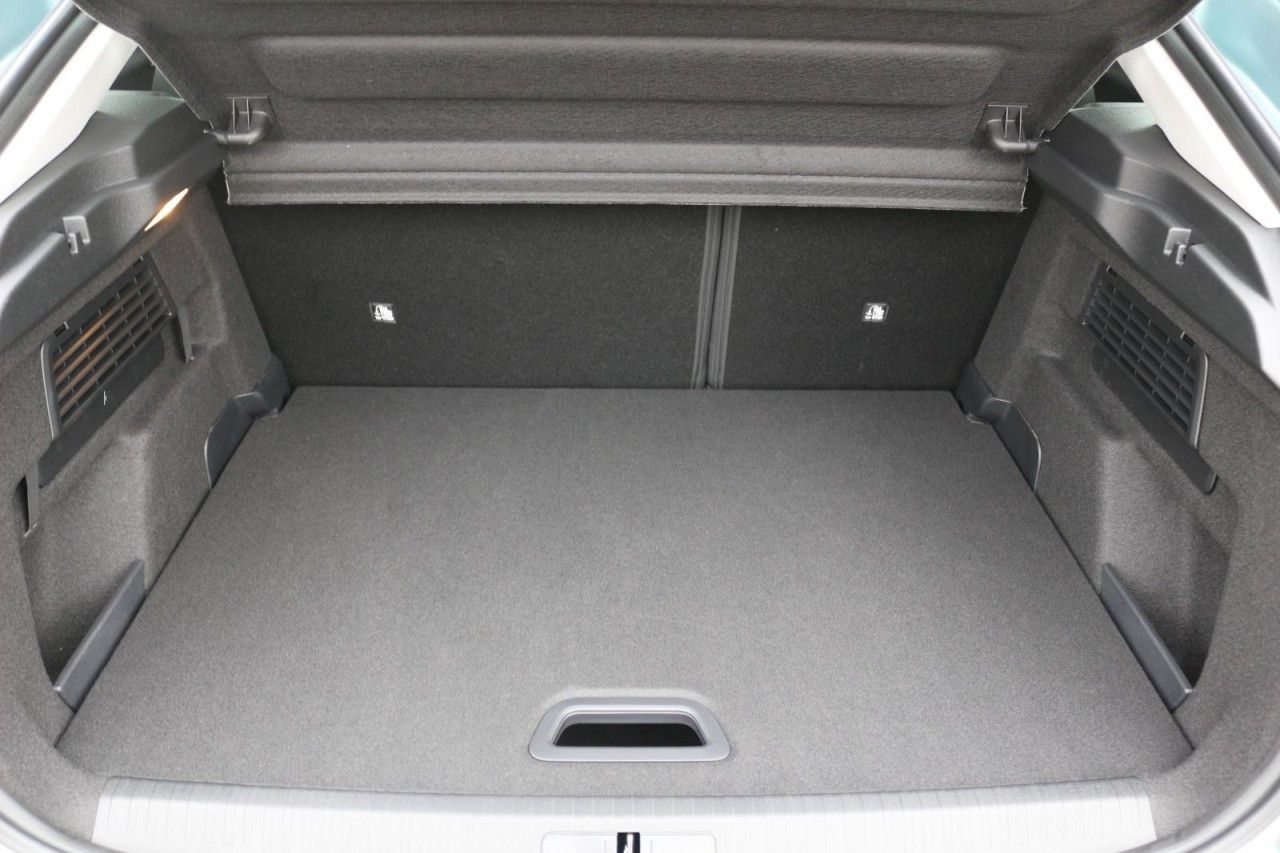 Fahrzeugabbildung Citroën ë-C4 136 Feel Pack