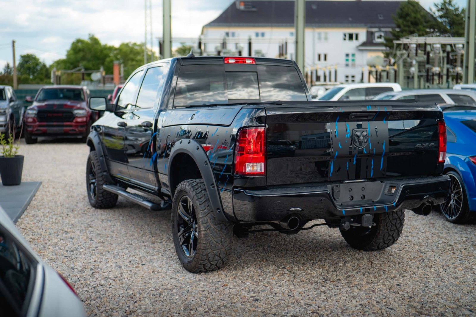 Fahrzeugabbildung Dodge RAM 5.7 V8 HEMI 4x4 OFFROAD Night LONGBED RAMBOX