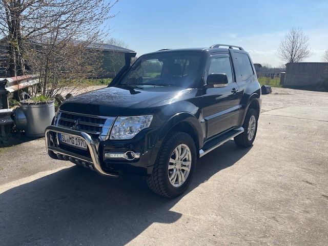 Image of Mitsubishi Pajero
