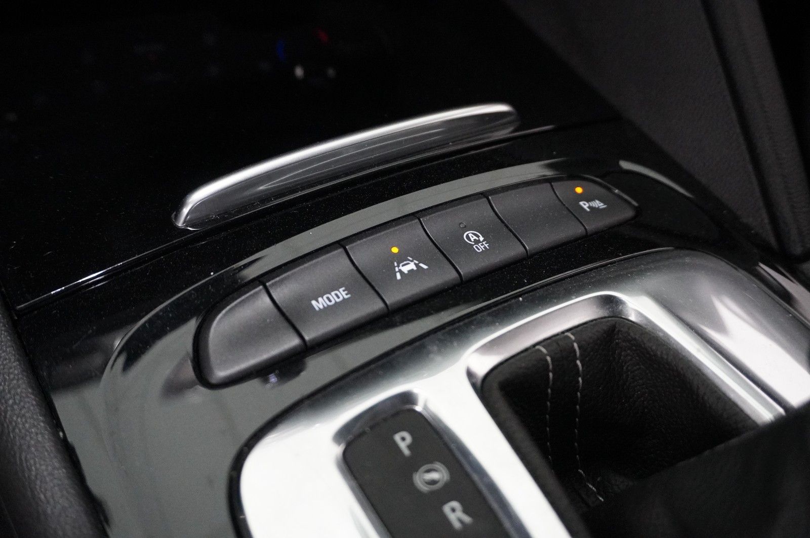 Fahrzeugabbildung Opel Insignia B ST 2.0T ELEGANCE NAVI/LED/VIRT/SH/DAB
