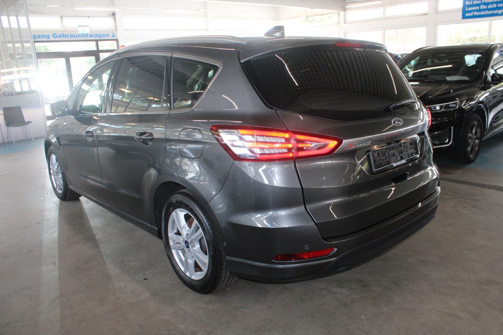Fahrzeugabbildung Ford S-Max Titanium Aut. LED ACC 2xCAM WinterPak. uvm