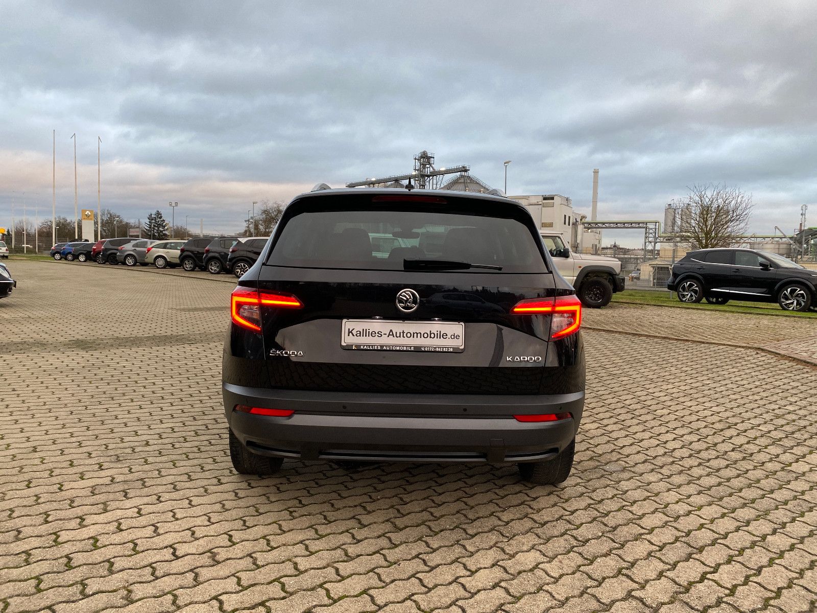 Fahrzeugabbildung SKODA Karoq Style 1.5 DSG SHZ+KAMERA+NAVI+AHK+TÜV-NEU