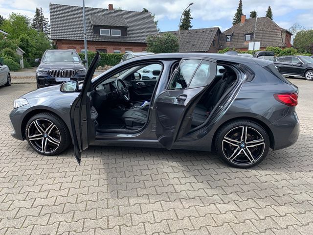 Fahrzeugabbildung BMW 120 i Luxury+Sportautom.+LED+Navi+Head-Up+DAB