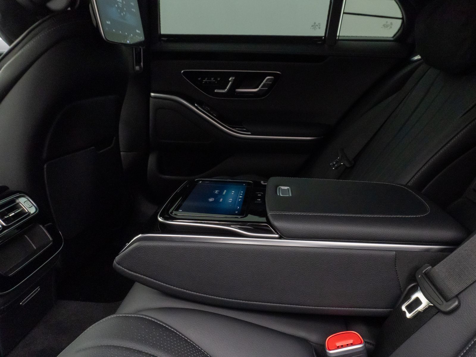 Fahrzeugabbildung Mercedes-Benz S 400d 4Matic 9G-Tronic360°HUD SoftCl Fond-Ent