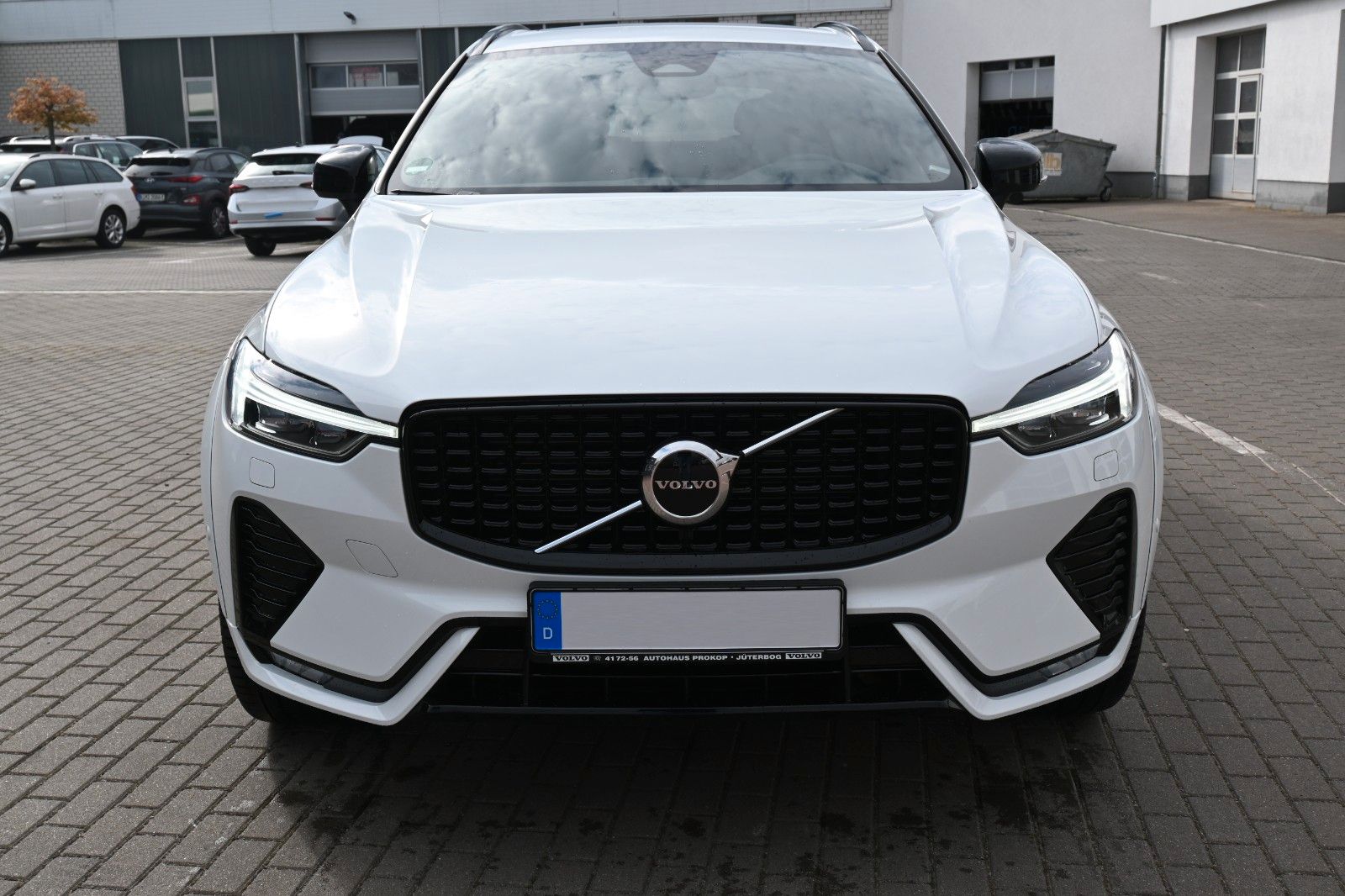 Fahrzeugabbildung Volvo XC60 B4 D AWD Autom. R-Design*STDHZG*LUFT*ACC