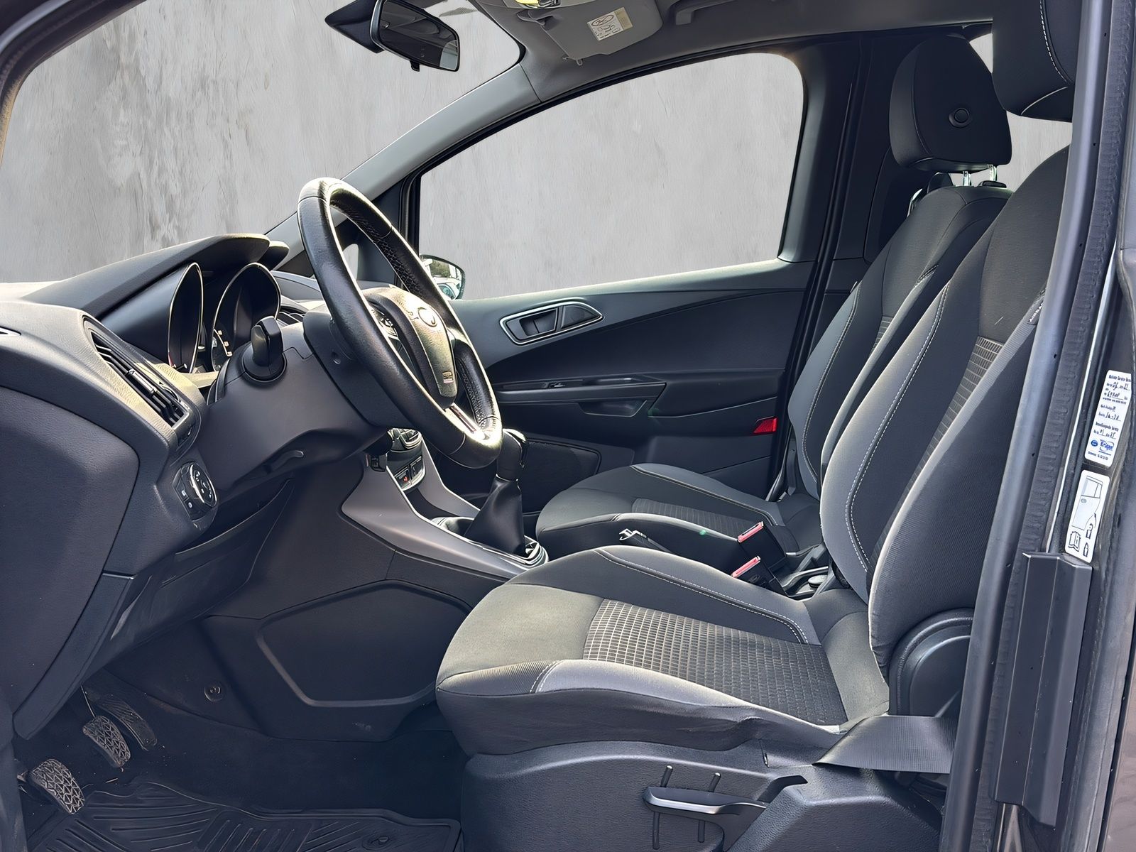 Fahrzeugabbildung Ford B-Max 1.0i Sync Edition AHK TEMPOMAT DAB WINTER