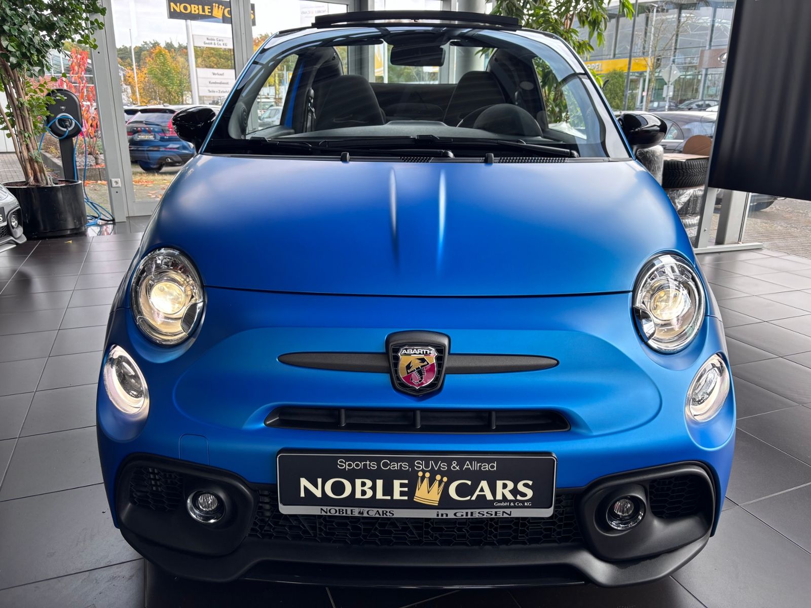 Fahrzeugabbildung Abarth 695 C   BEATS NAVI 17"