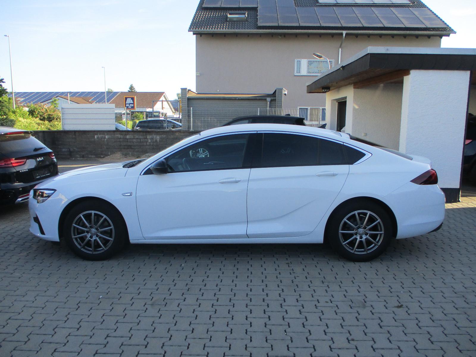 Opel Insignia 2.0 D NAVI LEDER KAMERA TOTW SPURH AHK