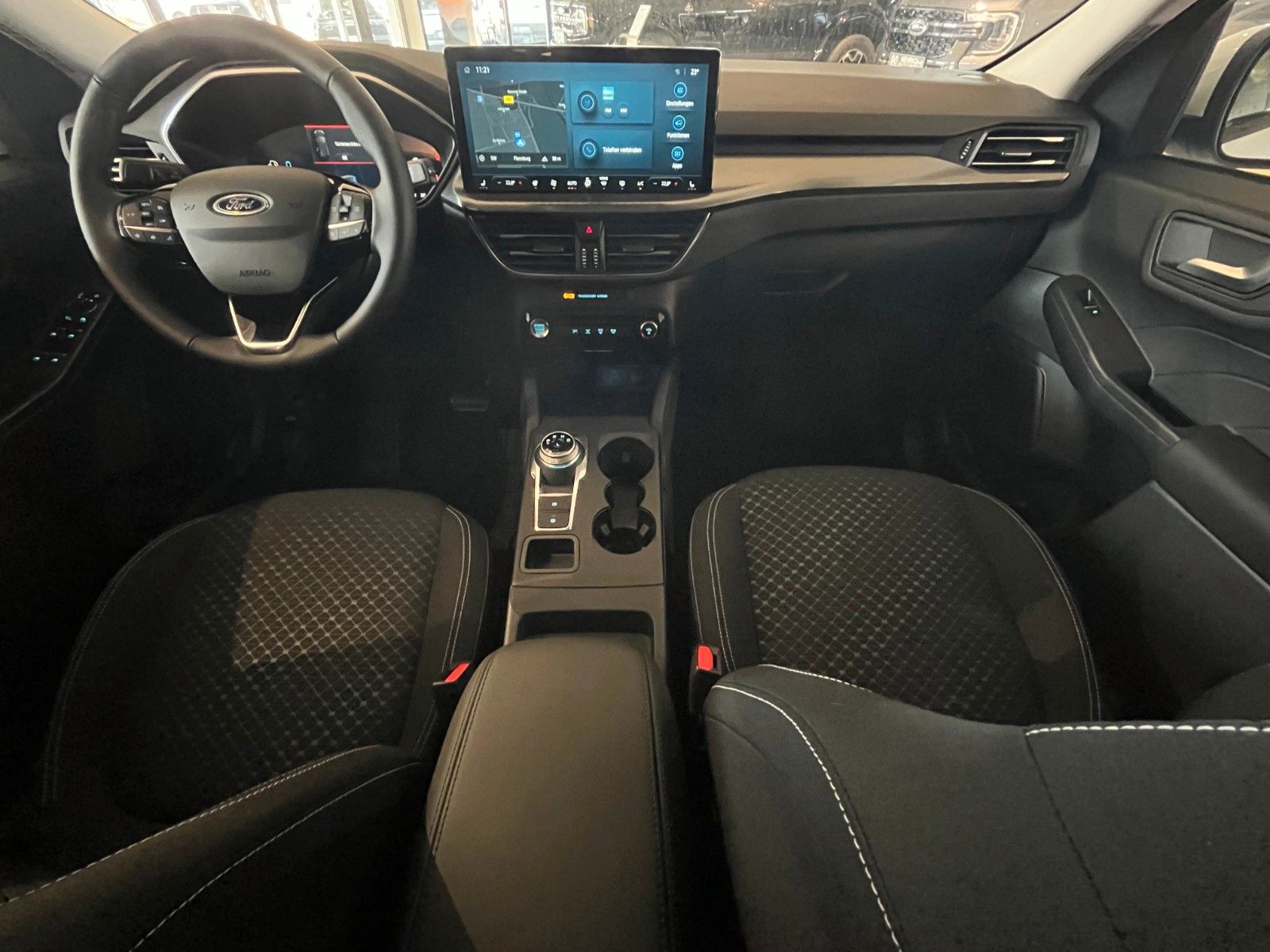 Fahrzeugabbildung Ford Kuga PHEV Titanium NAVI Kamera Winter Paket