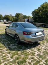 Skoda Superb 2.0 TSI DSG 4x4 STYLE - Skoda Superb mit Benzin-Antrieb: Limousine, 2.0