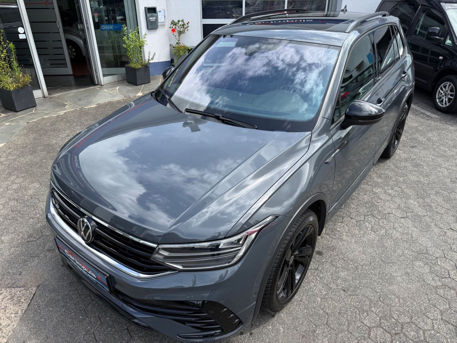 Volkswagen Tiguan R-Line 4Motion Pano AHK Cam foto 2