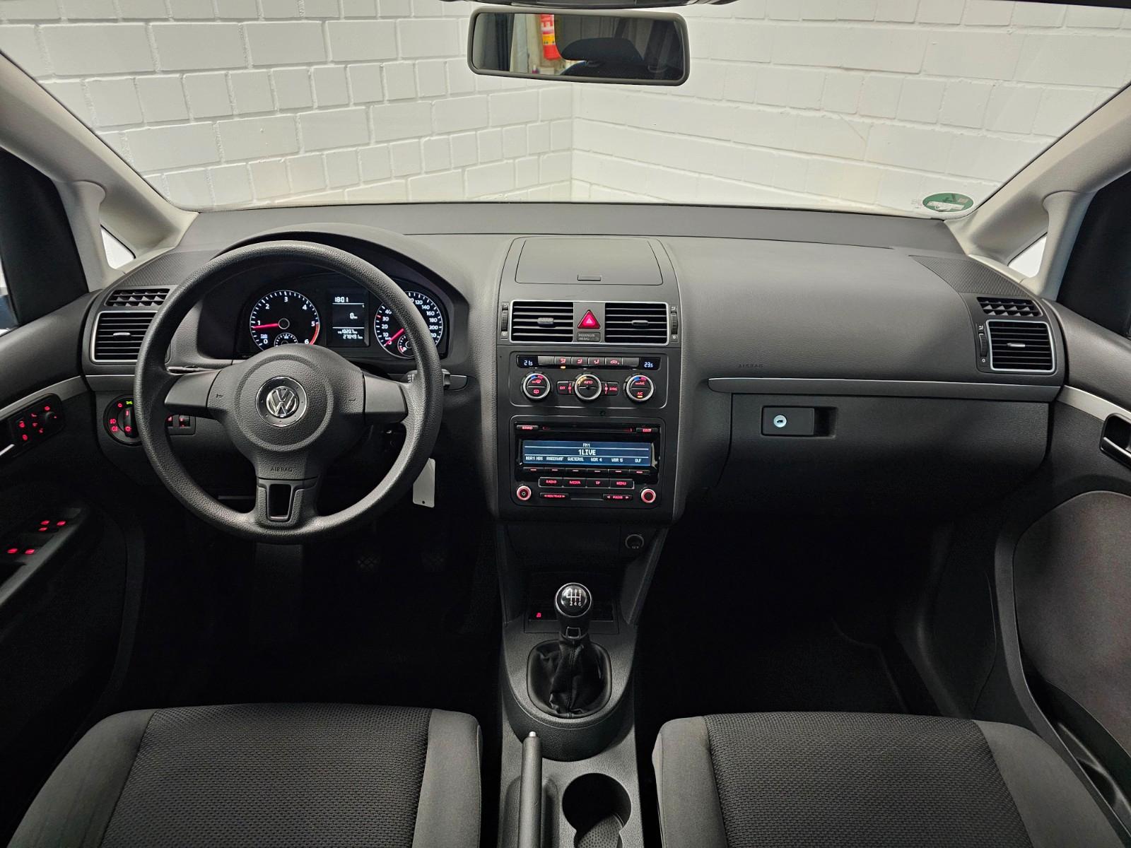 Volkswagen Touran 2013 — photo 13