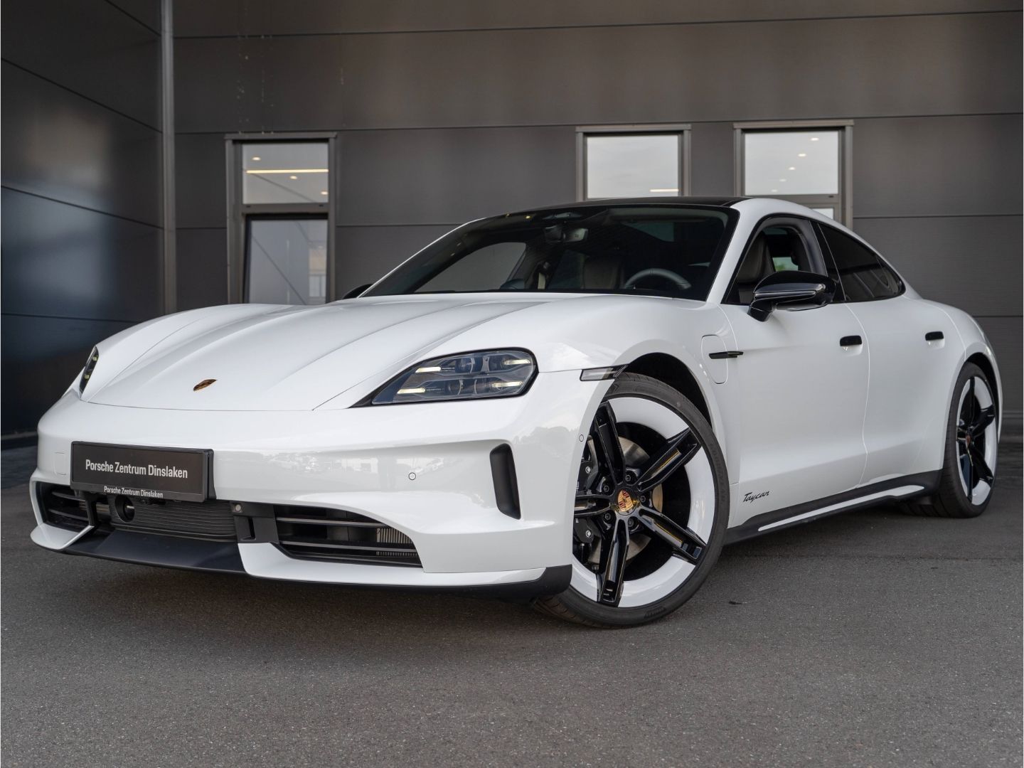 Porsche Taycan Black Edition SportDesign InnoDrive