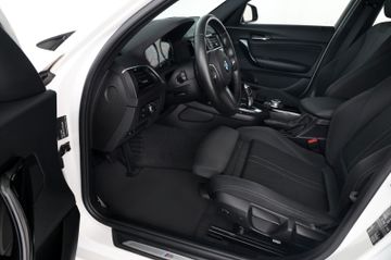 BMW 118i Aut 5-Türer M Sport DriveAssist ACC RFK 18"