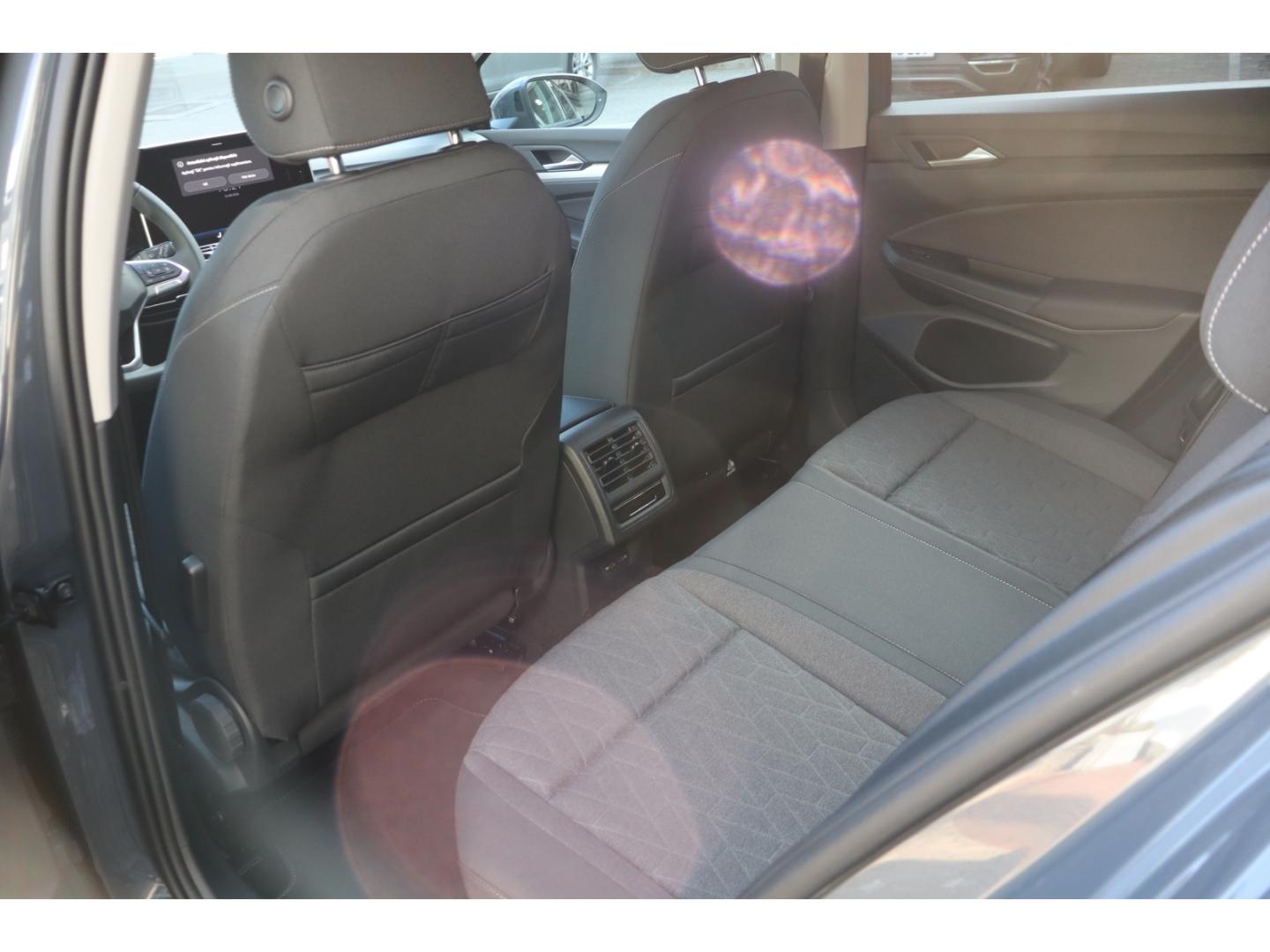 Volkswagen Golf VIII 1.5 eTSI DSG AHK Winterpaket RFK Side, миниатюра 18