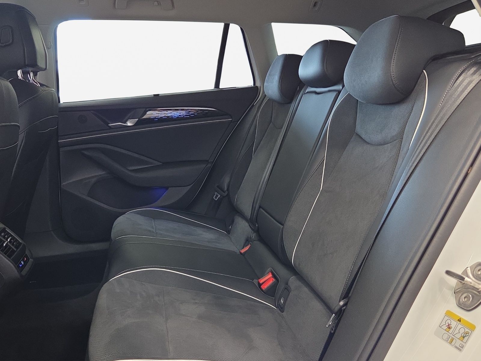 Volkswagen Passat Variant - Bild 17