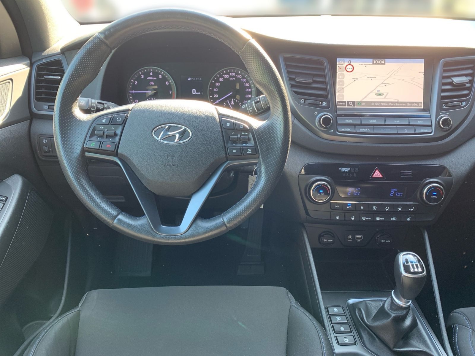 Fahrzeugabbildung Hyundai TUCSON 1.6 Passion Navi 8xbereift