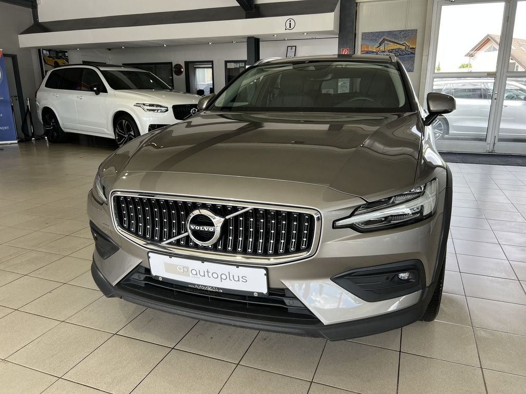 Volvo V60 Cross Country V60 CC B5 Pro AWD ACC BLIS Kamera Leder WinterPk