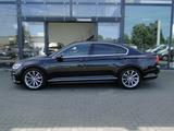 Volkswagen Passat Lim. Highline R-LINE VOLLAUSSTATTUNG - VW Passat Gebrauchtwagen in Düsseldorf