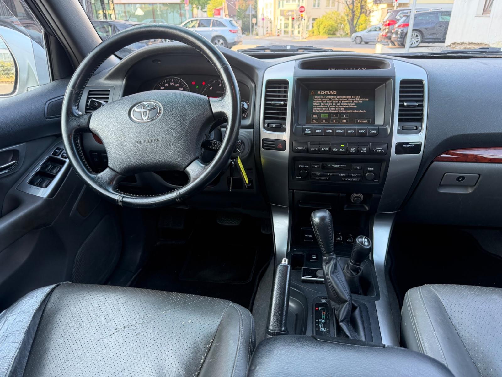 Toyota Land Cruiser 3.0 D-4D 166ch - 1 ère main - Carnet entretien - Ecran tactile - Pneus toutes saisons - Régulateur