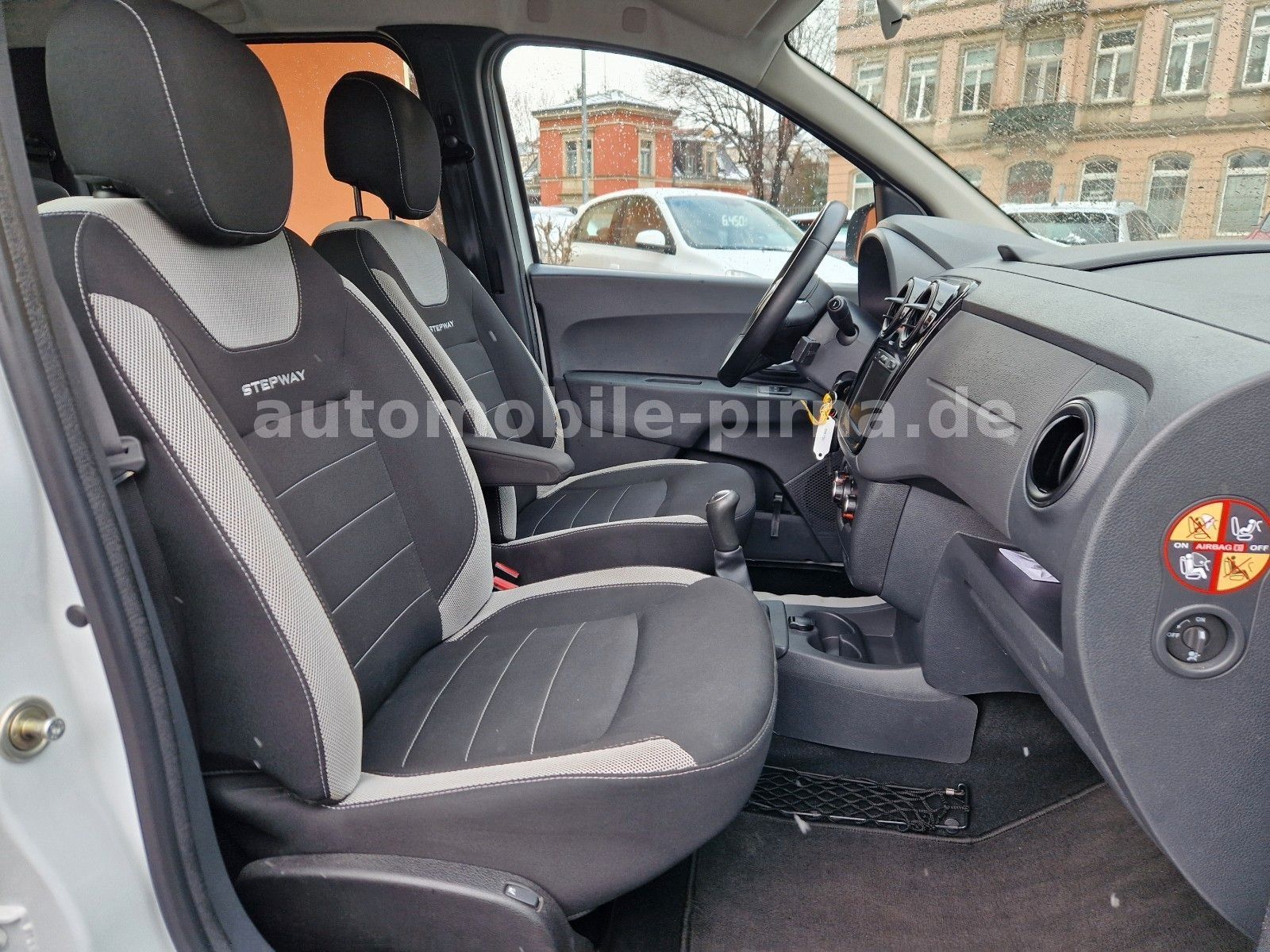 Lodgy Stepway 1.6 SCe 7-SITZE, 1.HD+NAVI/SHZ/PDC