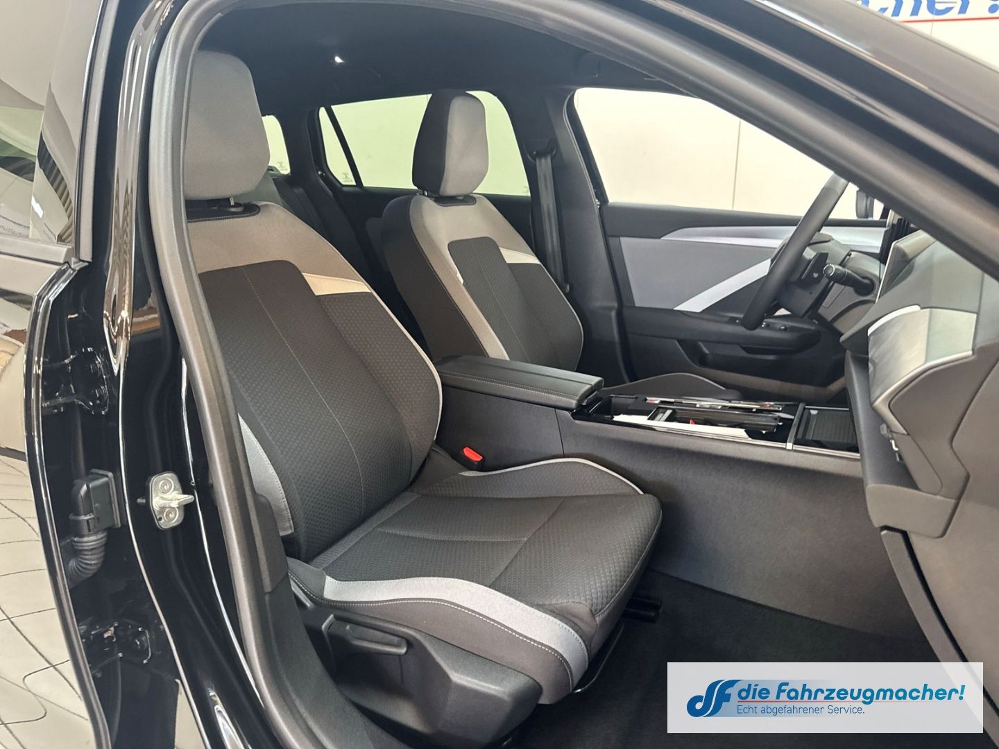 Fahrzeugabbildung Opel Astra L Sports Tourer Edition Navi Digitales Coc