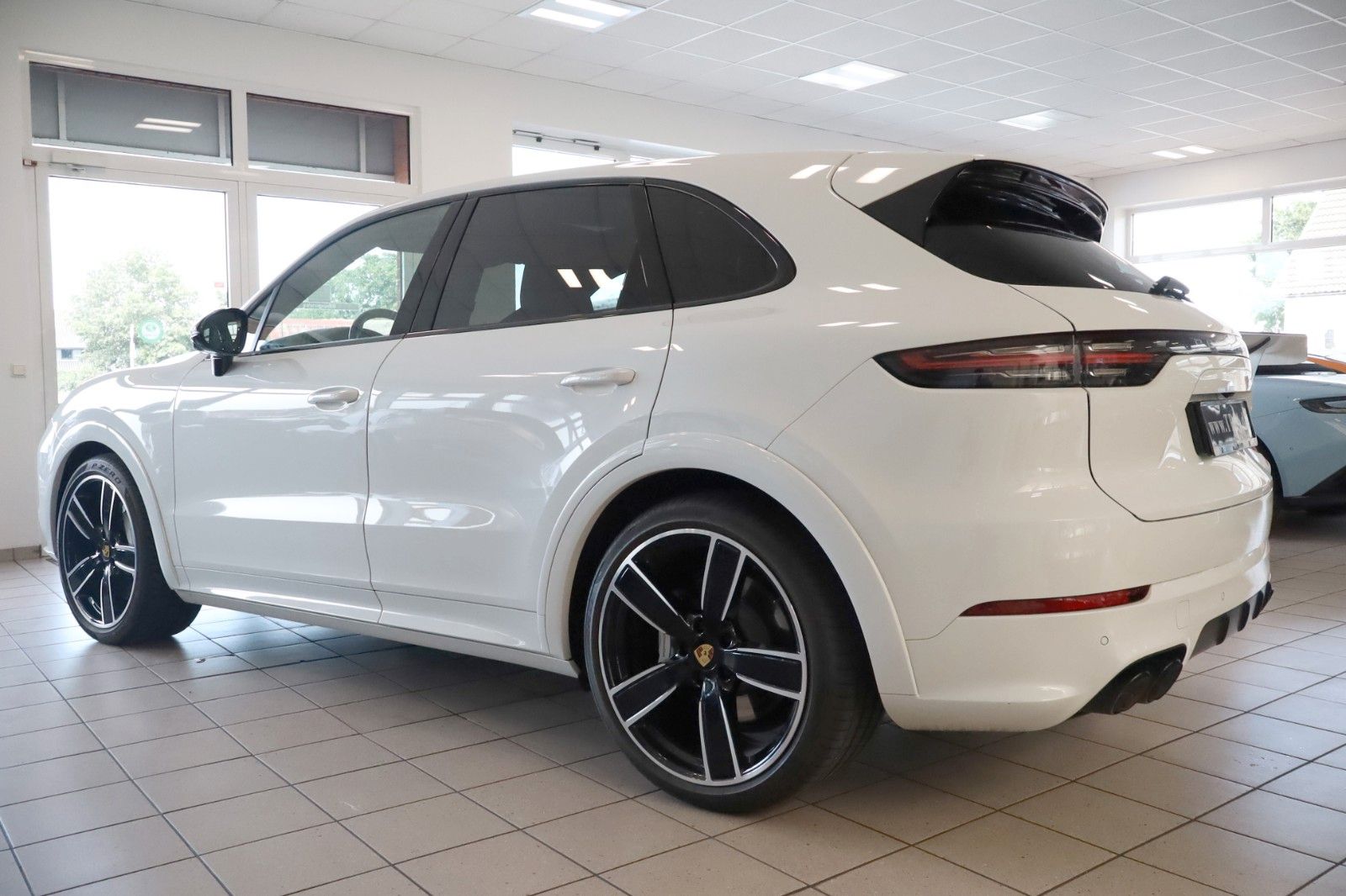 Fahrzeugabbildung Porsche Cayenne Turbo SportDesign/HeadUP/ACC/22Zoll/DAB