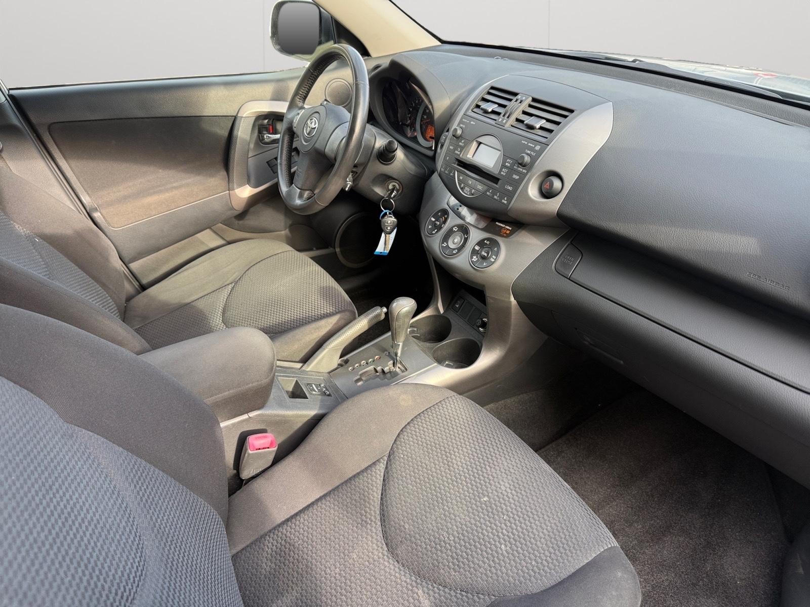 Toyota RAV4 2.0 VVT-i 152 ch 4x4 Sol • Boîte auto • Clim auto • Régulateur • Jantes alliage