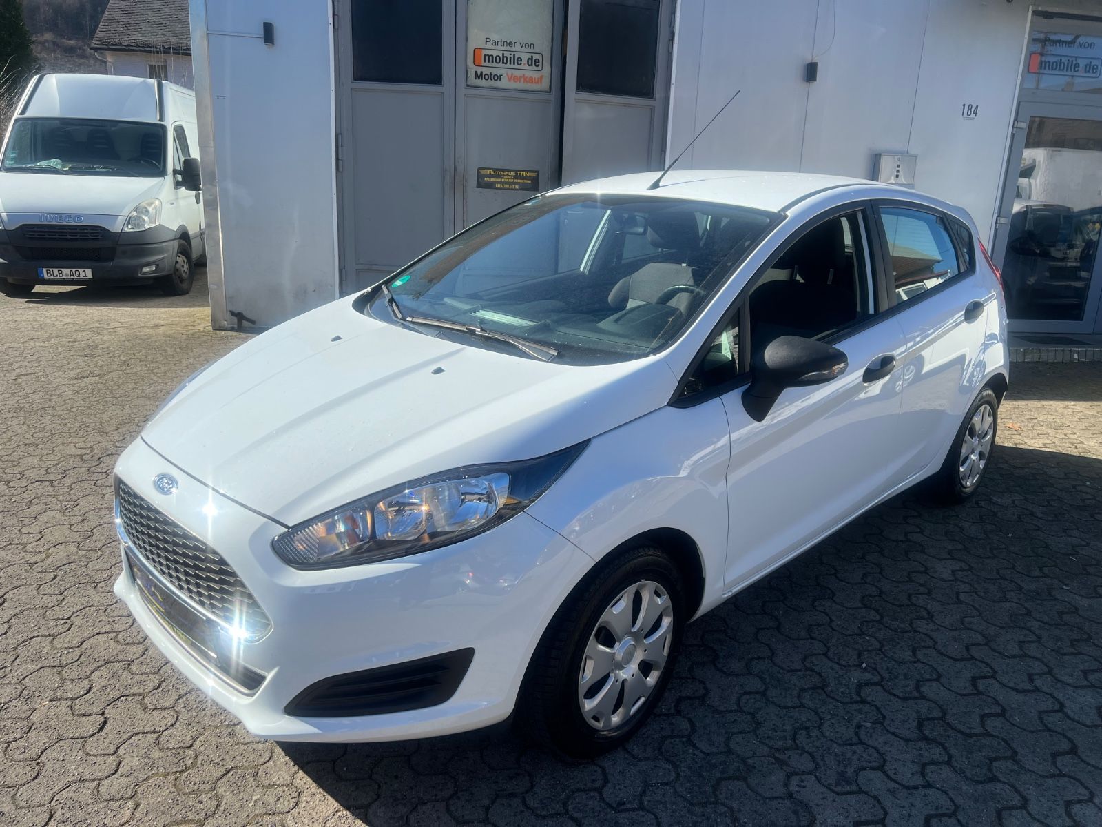 Fahrzeugabbildung Ford Fiesta Ambiente * 1.HAND *