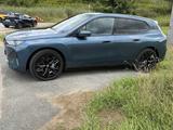 BMW iX xDrive60 HUD, AHK, Bowers & Wilkins, Glasdach - BMW iX: Von Privat