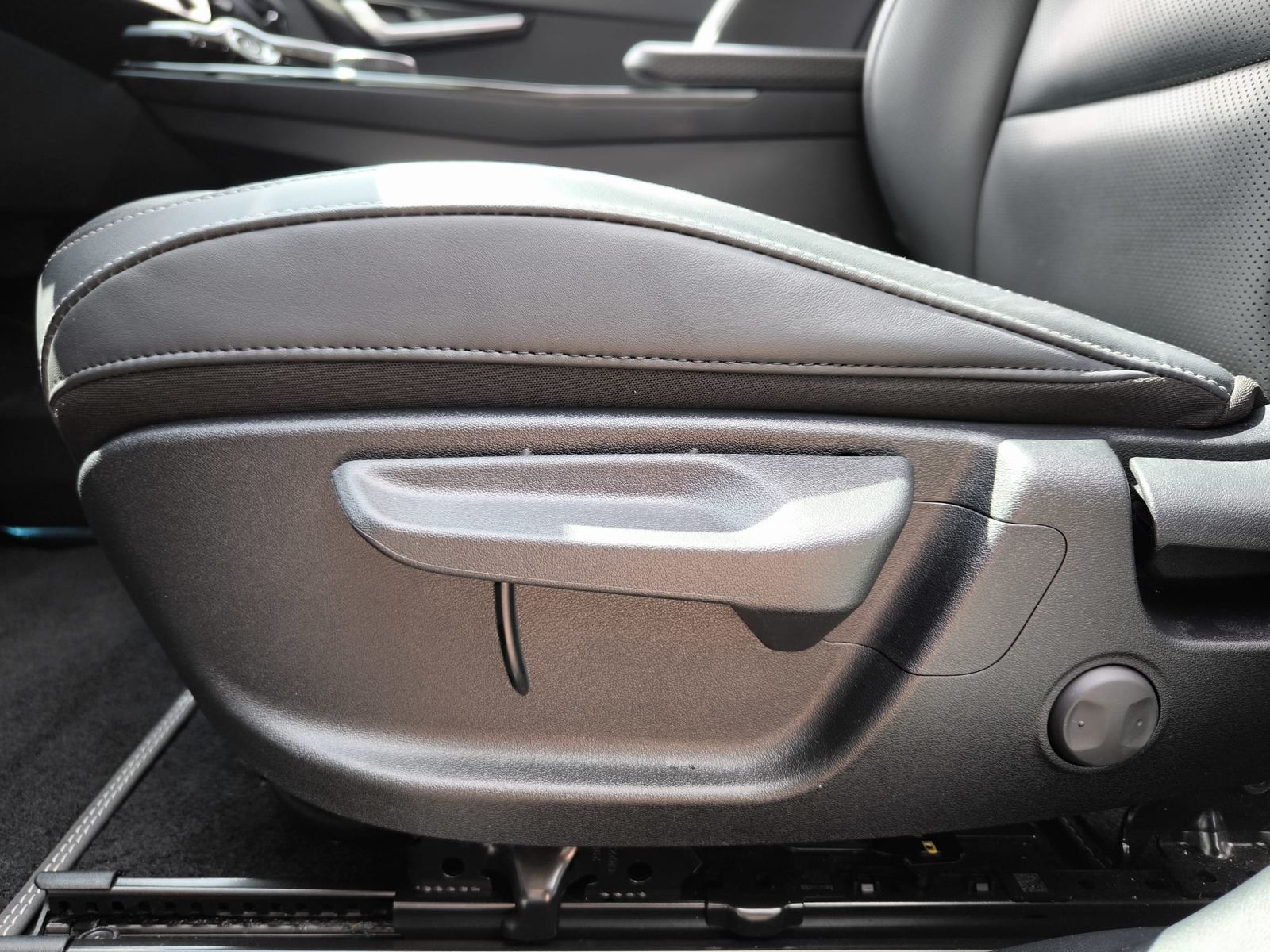 Fahrzeugabbildung Kia EV6 2WD WERKSGAR+NAVI+LED+SHZ+DAB+KAMERA+ACC+19"