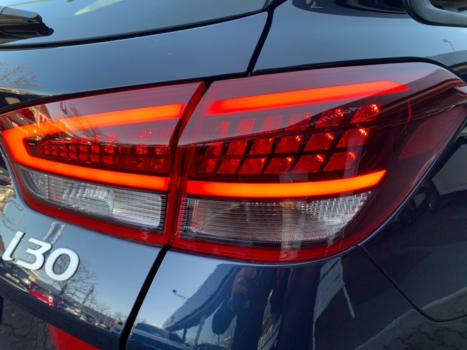 Fahrzeugabbildung Hyundai i30 Kombi 1.5 T-GDI 7-DCT Advantage Mild-Hybrid