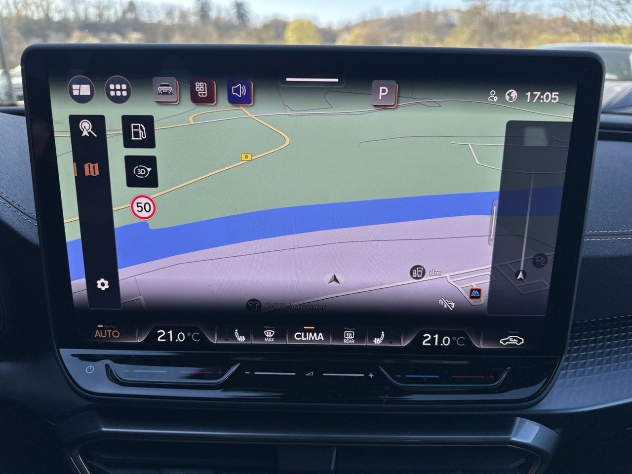 Fahrzeugabbildung CUPRA Leon Sportstourer VZ 2.0 TSI 333 PS DSG 4Drive - mit KI generiert/bearbeitet