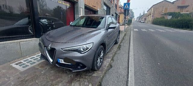 Alfa Romeo Stelvio 2.2 Turbodiesel 210 CV AT8 Q4