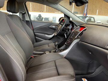 MYAUTOCENTER – Gebraucht- und Jahreswagen mit Werkstattservice in Pfaffenhofen Opel Astra J Lim. 5-trg. Cosmo *Klima*PDC*Tempomat*