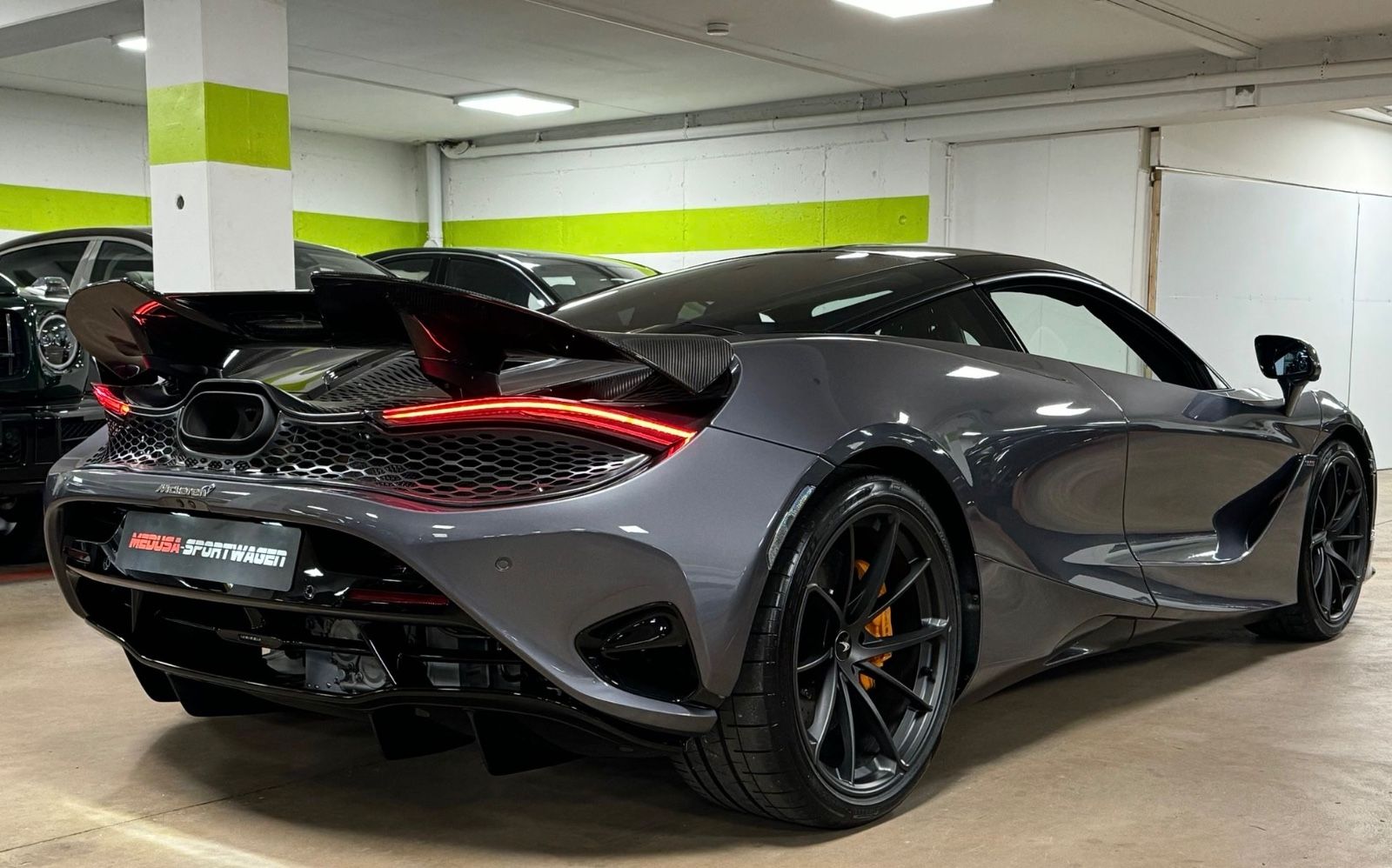 Fahrzeugabbildung McLaren 750S COUPE MY25 CARBON EXT&INT B&W LIFT FULLOPT!