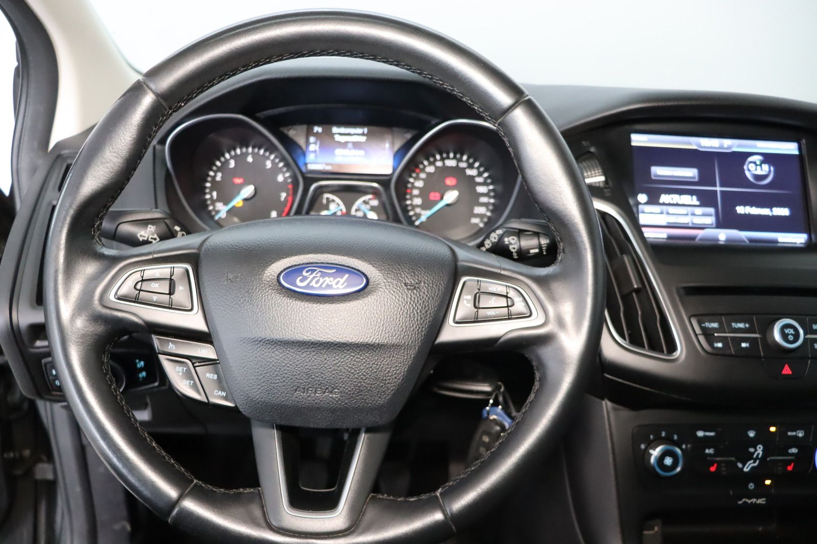 Fahrzeugabbildung Ford Focus 1.0 Ecoboost * SHZ * Tempomat