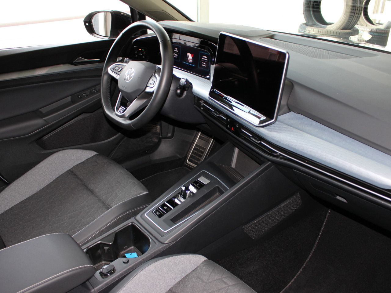 Fahrzeugabbildung Volkswagen Golf Variant 1.5 eTSI Goal 360/AHK/Navi/ACC