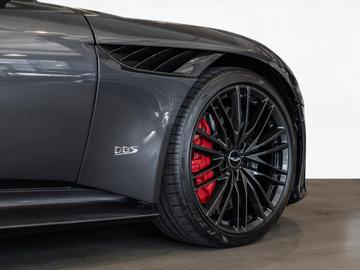 2019 Aston Martin DBS — фото 10