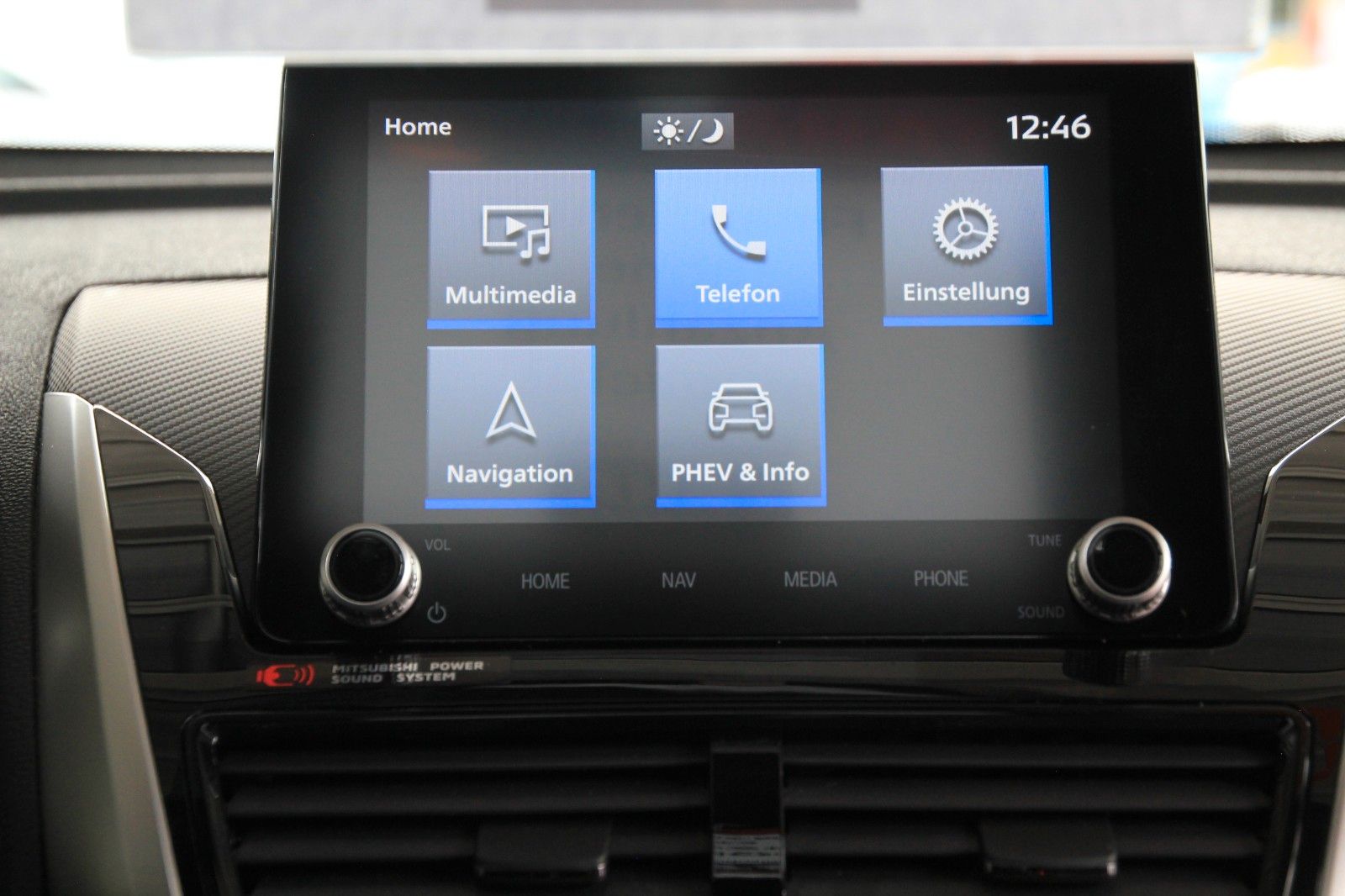 Fahrzeugabbildung Mitsubishi Eclipse Cross Select PHEV 4WD