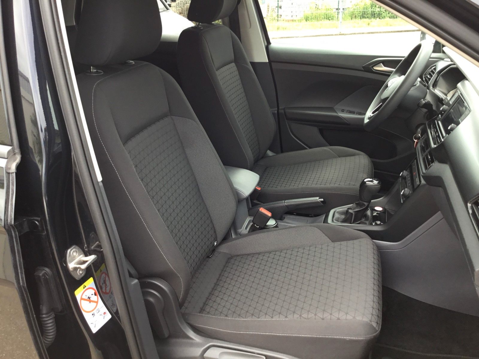 Fahrzeugabbildung Volkswagen T-Cross Life 1.0 TSI DSG+LED+ACC+17"+AppConnect