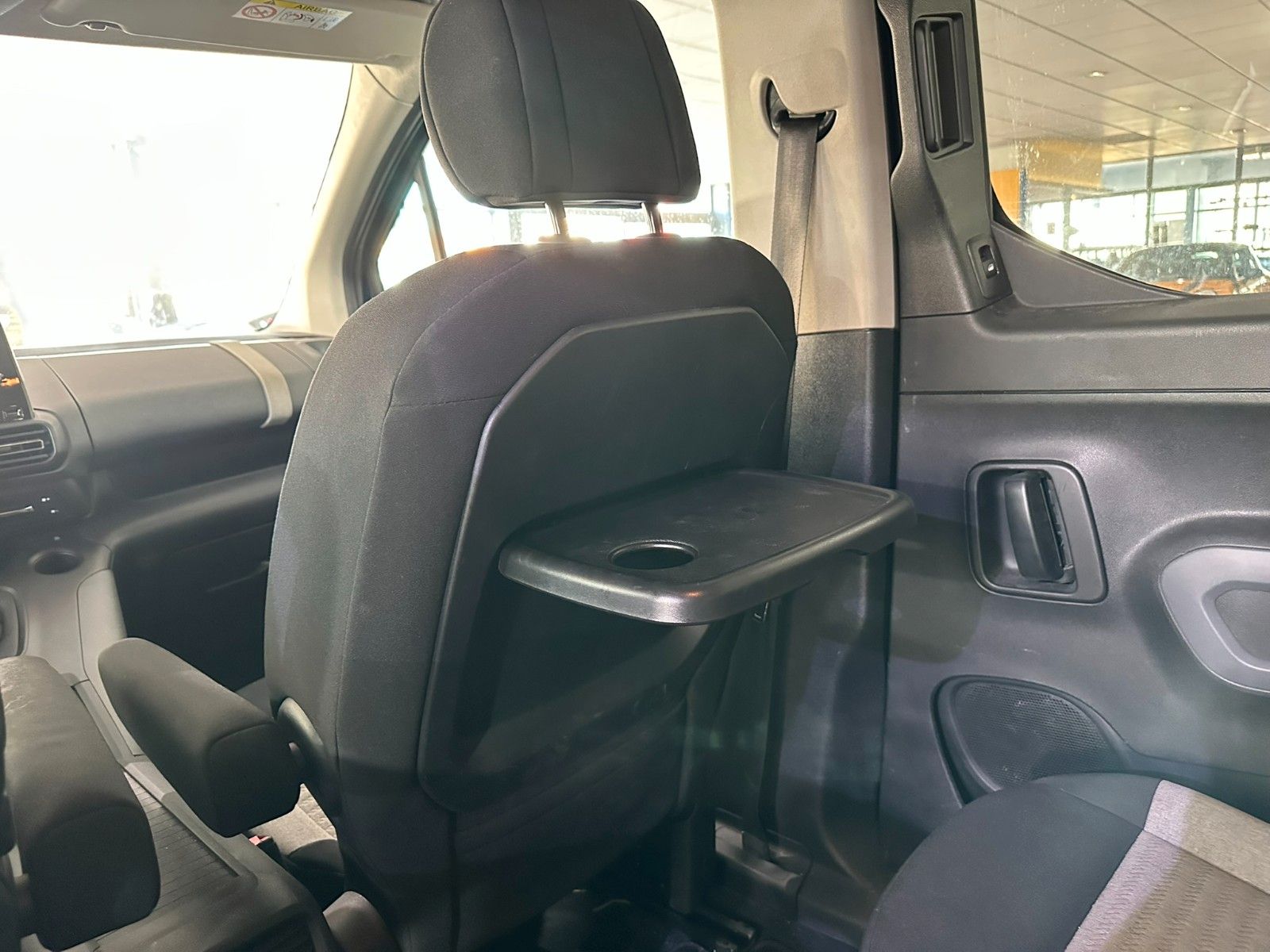 Fahrzeugabbildung Citroën Berlingo Shine M 1.2T NAVI/HEAD-UP/PDC+CAM/AHK