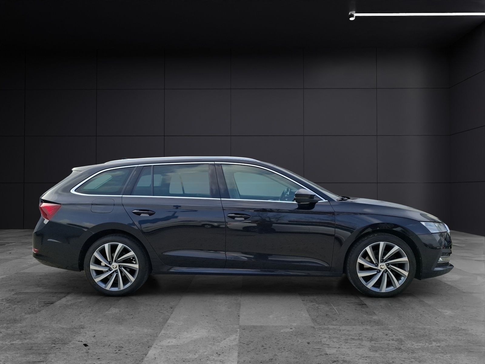 Fahrzeugabbildung SKODA Octavia Combi TDI First-Edition DSG Matrix Navi