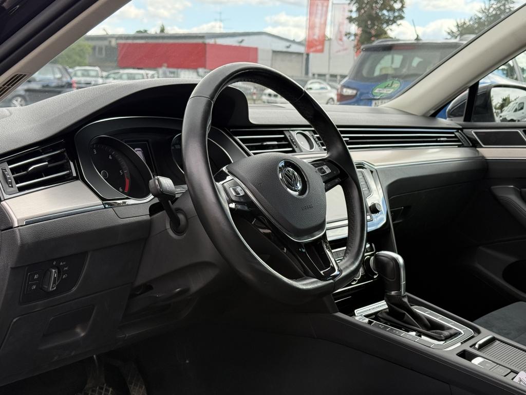 VOLKSWAGEN PASSAT R-LINE - 239 CV - HIGHLINE - 4MOTION - BVA - ALCANTARA