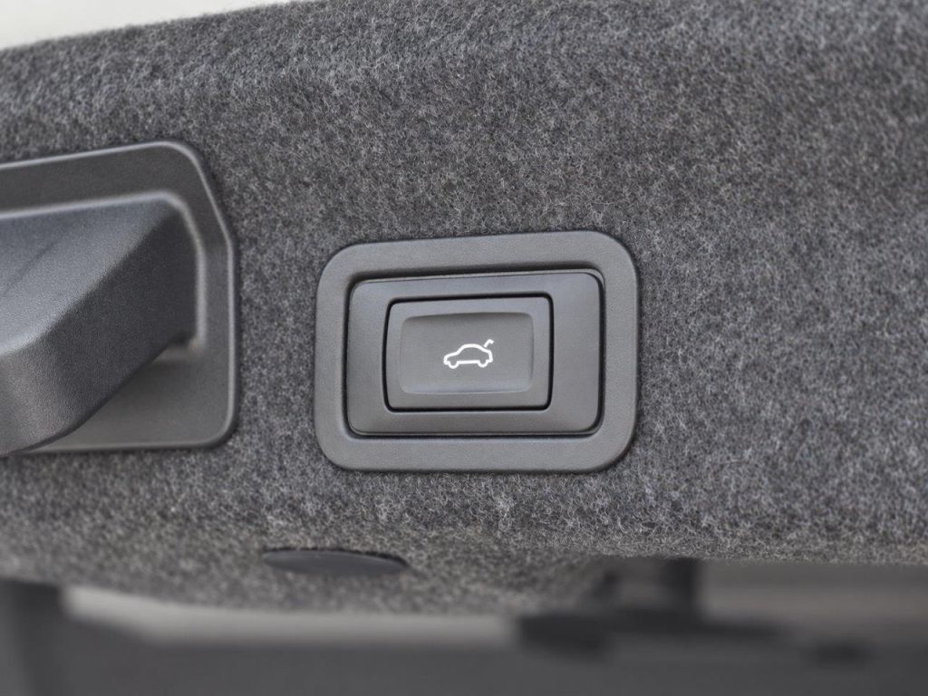 Audi A6 45 TDI quattro S tronic sport Head-up Assiste – Bild 14