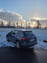 Volkswagen Tiguan 2.0 TDI SCR DSG ACTIVE ACTIVE - Volkswagen Tiguan mit Diesel-Antrieb: Kombi