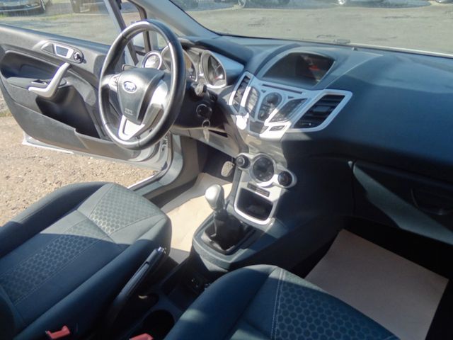 Fahrzeugabbildung Ford Fiesta Titanium/Klima/Alu/
